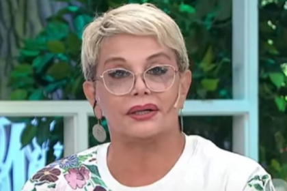 La conductora Carmen Barbieri responde las preguntas de los cronistas sobre el escándalo entre su hijo Fede en el canal