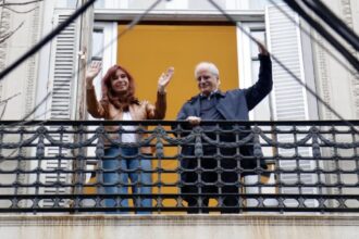Presentación judicial de Cristina Kirchner para flexibilizar su arresto y frenar el embargo de sus bienes inmuebles
