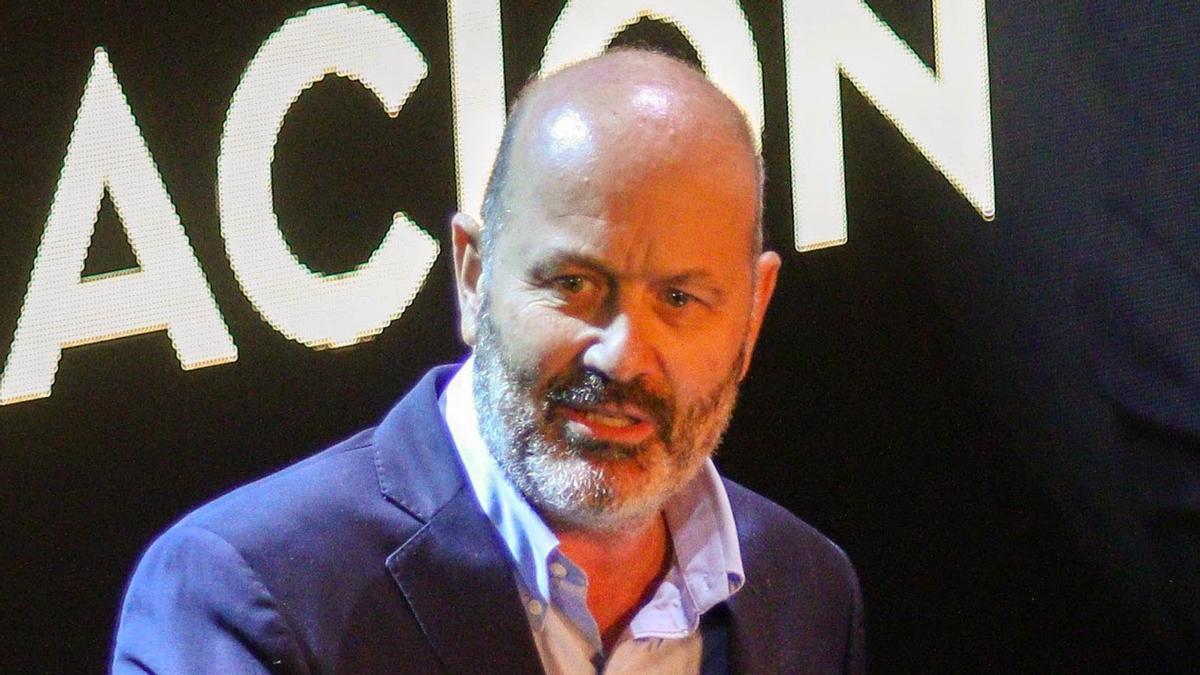 Ministro nacional Federico Sturzenegger analizando las medidas económicas y la gestión de Axel Kicillof en la provincia de Buenos Aires.