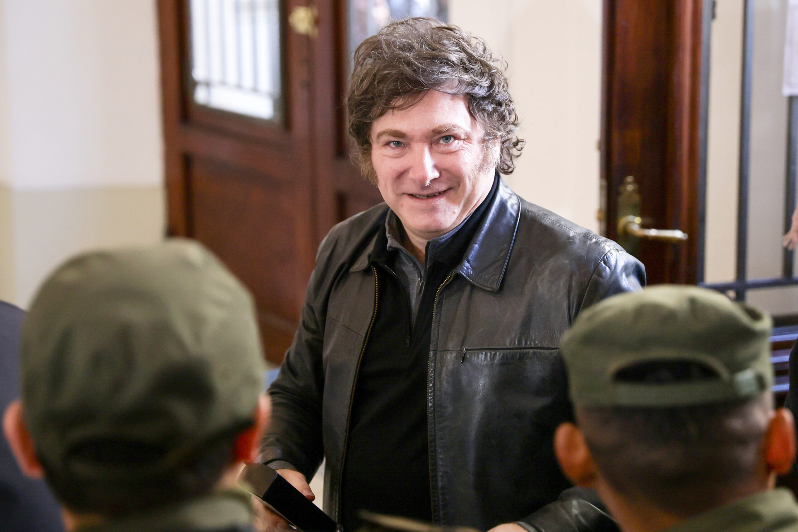 Mensaje digital donde el presidente Javier Milei criticó a los periodistas en su jornada conmemorativa.