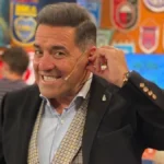 Mariano Iúdica gesticulando en el cierre de su ciclo televisivo en los estudios de América TV