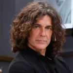 El periodista de Infama denunció a Mariano Martínez por un violento episodio ocurrido en los pasillos de un canal de televisión.