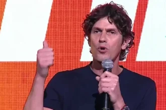 El diputado nacional Martín Lousteau detalla los riesgos de las grandes inversiones y el blanqueo en una disertación económica.