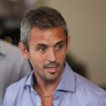 Efectivos policiales trabajan en el departamento de Almagro donde fue hallado muerto a Daniel Osorio Peñaloza