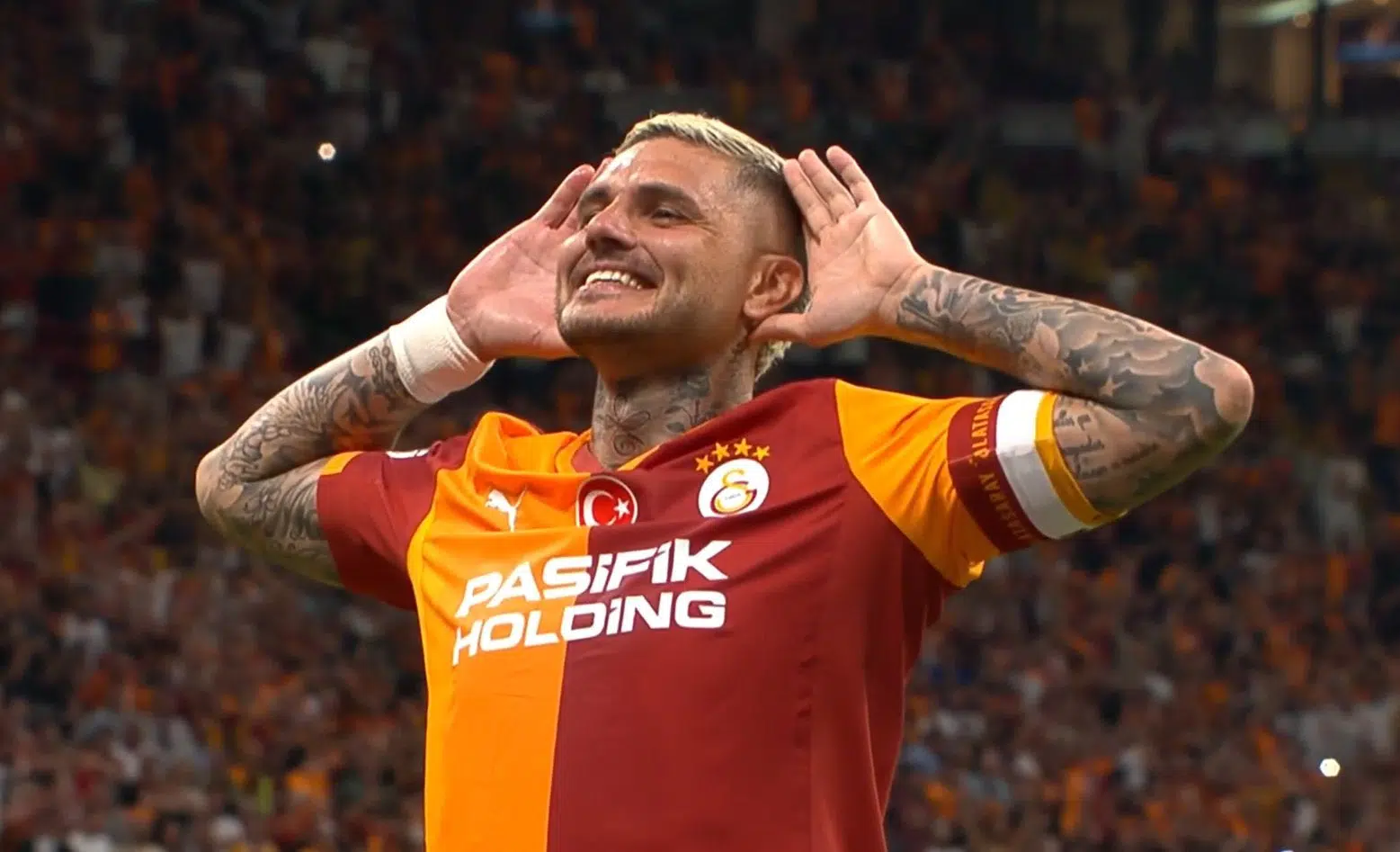 Mauro Icardi durante un receso deportivo analizando los pasos legales para el vínculo de Mauro Icardi con sus hijas