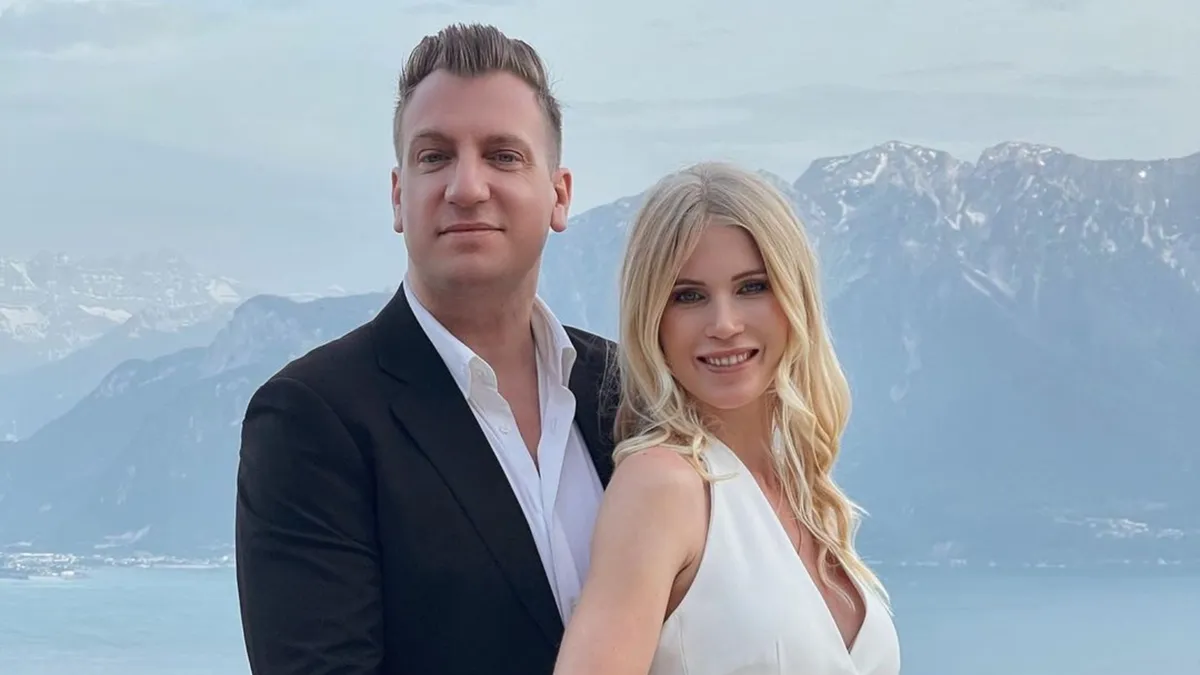 Ficción vertical en el teléfono donde se analiza la postura de la esposa de Maxi López