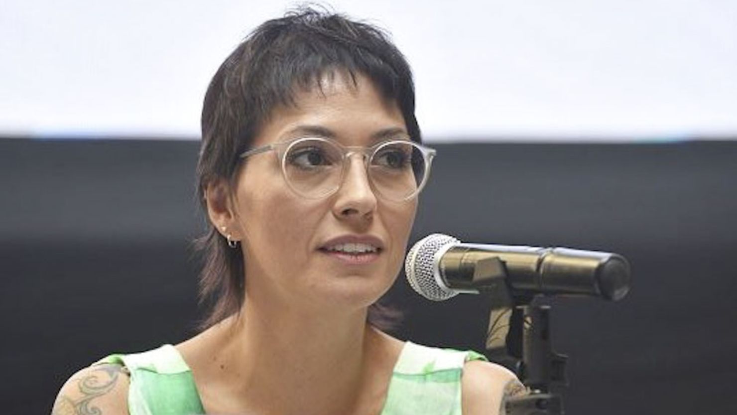 La diputada Mayra Mendoza encabeza un reclamo institucional en el aniversario del Ni Una Menos en Buenos Aires