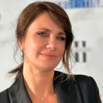 La actriz Nancy Dupláa conmovió con sus mensajes tras despedir al Indio Solari en el Polideportivo Gatica.