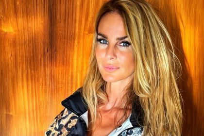 Sabrina Rojas gesticulando en el piso de Sálvese quien pueda tras emitir sus fuertes opiniones
