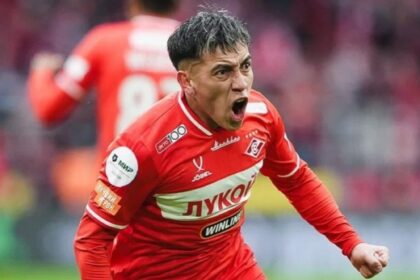 Esequiel Barco celebra con Spartak Moscú mientras River busca a Esequiel Barco