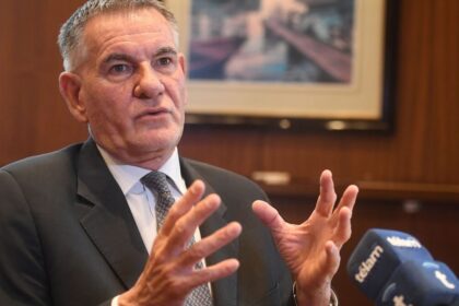 Carlos Castagneto durante una entrevista en la que habló sobre Carlos Castagneto Inocencia Fiscal y las medidas del Gobierno.