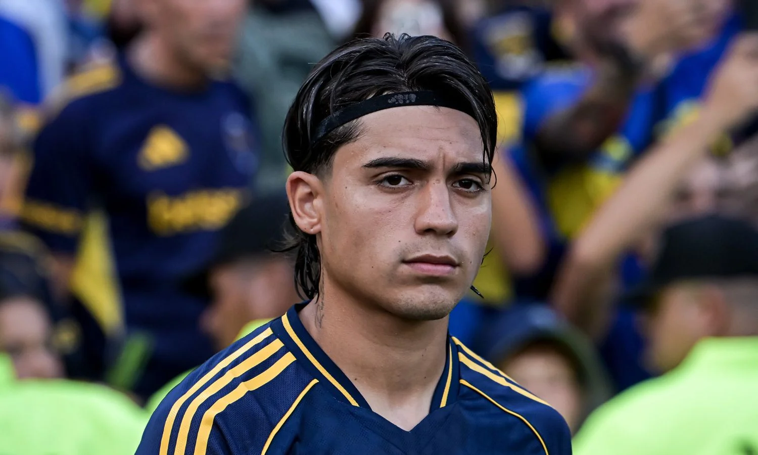 Exequiel Zeballos durante un partido con Boca antes de su posible llegada al Napoli