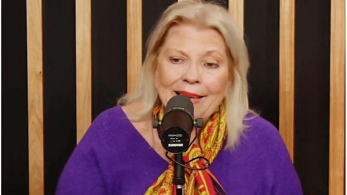 Elisa Carrió opinando sobre la Ley de Tierras de Sturzenegger en una entrevista