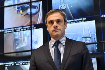 Guillermo Michel durante una entrevista en la que habló sobre Guillermo Michel Javier Milei y sus críticas al Gobierno.