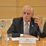 Jorge Taiana durante una entrevista en la que realizó críticas de Jorge Taiana sobre la política del Gobierno en Malvinas.