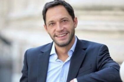 Maximiliano Ferraro exponiendo en el Congreso contra el modelo economico de Javier Milei
