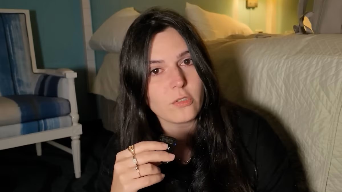 Caro Trippar durante el video en el que Caro Trippar contó su diagnóstico de cáncer de mama.