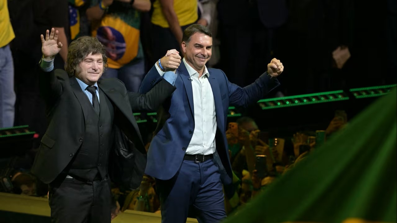 Javier Milei durante la Convención Nacional del Partido Liberal donde Milei respaldó a Flávio Bolsonaro.