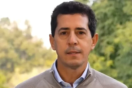 Wado de Pedro durante una entrevista en la que cuestionó al Gobierno de Javier Milei.