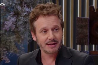 Benjamín Vicuña durante su entrevista sobre Benjamín Vicuña y Anita Espasandín en La Noche de Mirtha