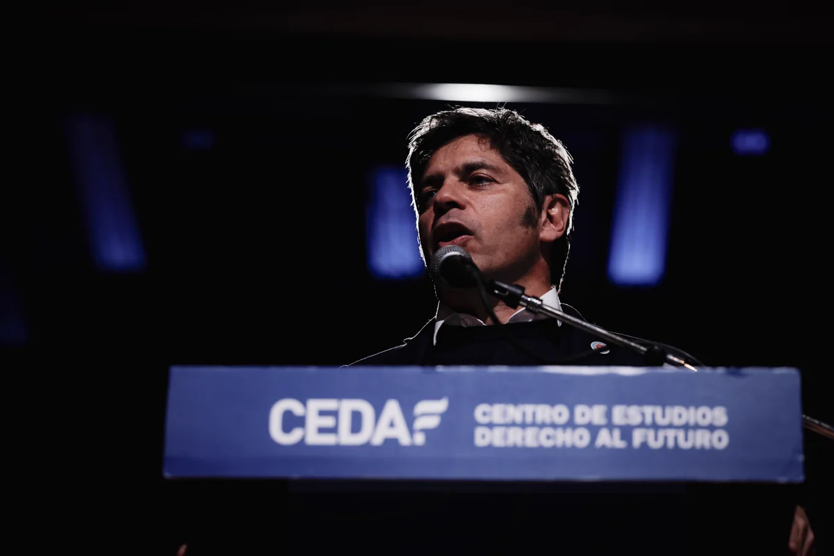 Axel Kicillof mira a 2027 durante la presentación de sus propuestas políticas