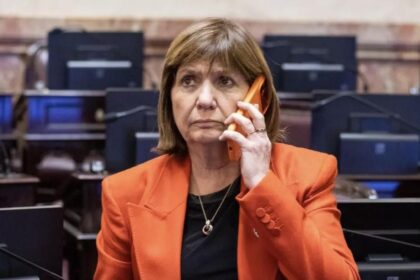 Bullrich es la Moria Casán de la política según Juan Pablo Arenaza