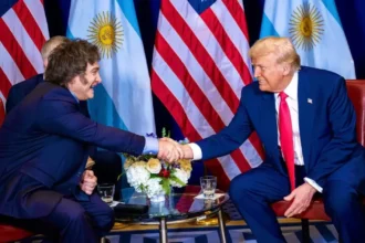 Trump durante una declaración sobre la postura de Estados Unidos ante las Islas Malvinas