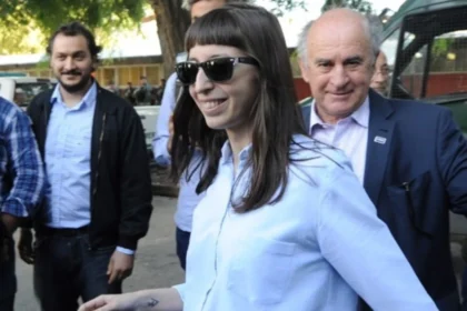 Dólares de Florencia Kirchner disponibles para el decomiso de Vialidad
