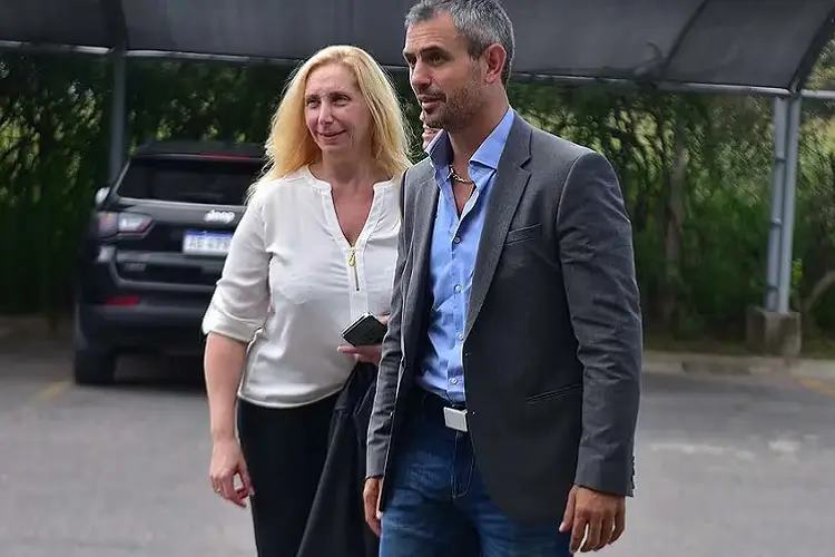 Karina Milei en Diputados junto a Martín Menem durante la reunión del oficialismo