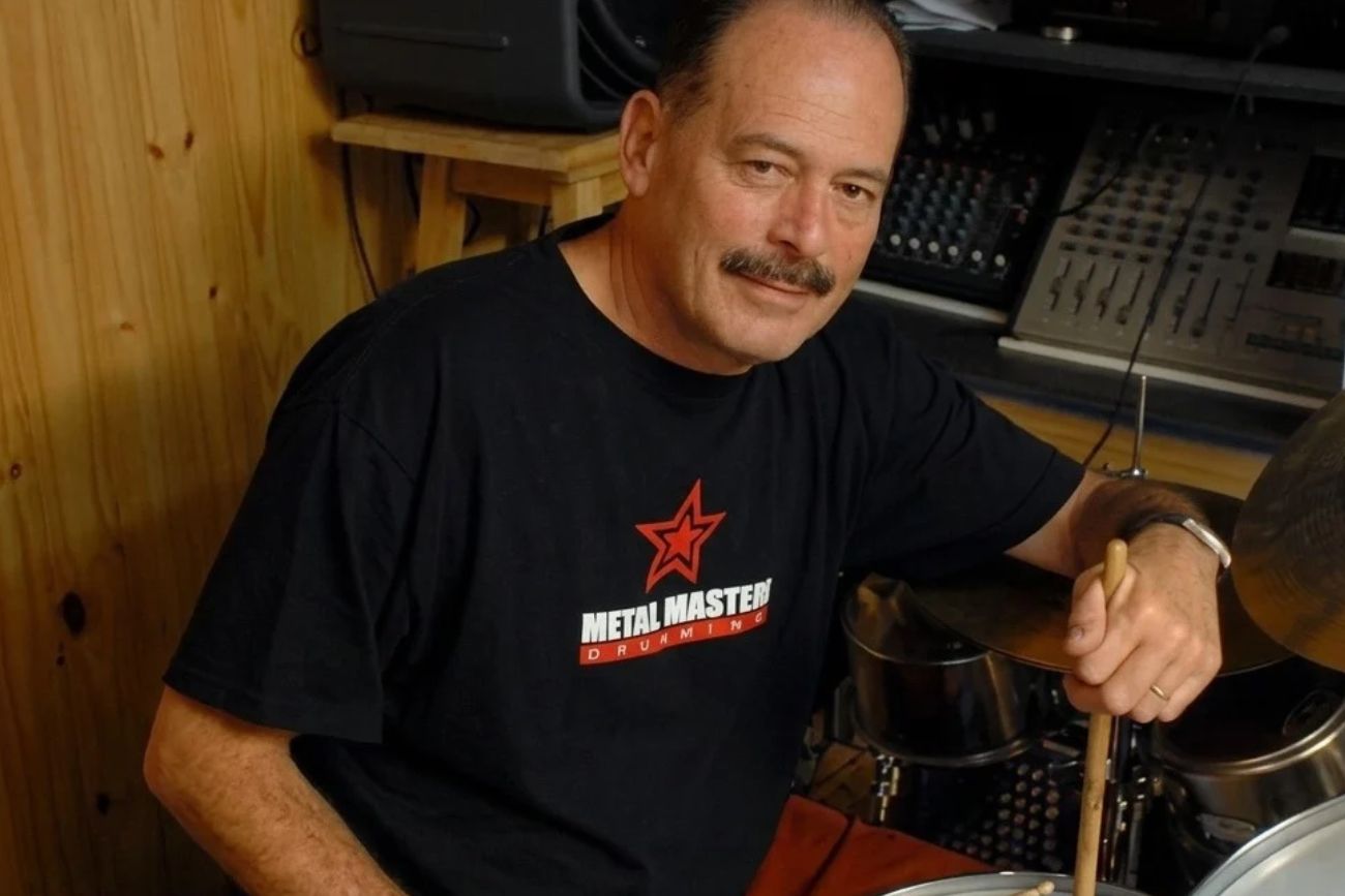 Carlos Riganti baterista de Alas murió a los 75 años. Pedro Aznar, Lito Vitale y otros músicos lo despidieron con emotivos mensajes.